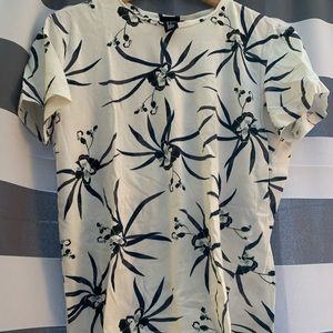White t-shirt with palm tree design
